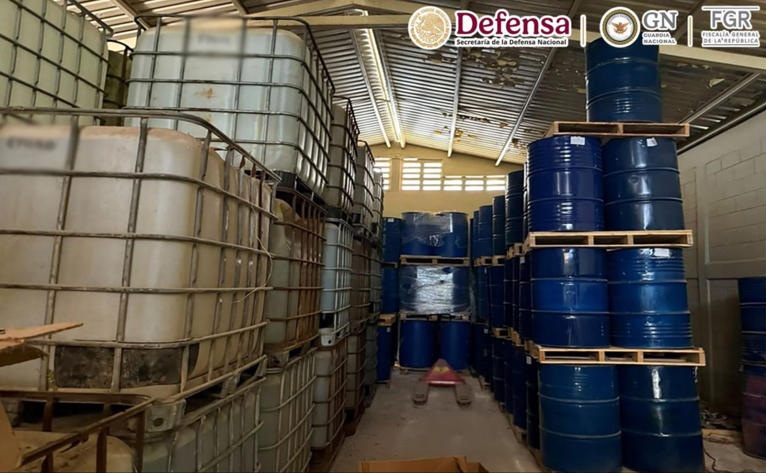 ASEGURAN EN LOS MOCHIS METANFETAMINA LÍQUIDA VALUADA EN 9 MIL MDP