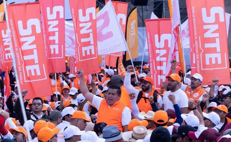 PARA CUBRIR ADEUDOS SNTE SE MANIFIESTA Y DEMANDA 2 MIL MDP 