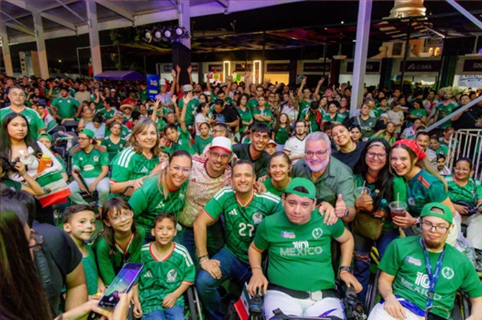VIVE ALCALDE MARCO BONILLA JUNTO A LAS FAMILIAS CHIHUAHUENSES EL PASE DE MÉXICO A OCTAVOS DE FINAL