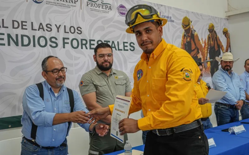 CONMEMORAN AUTORIDADES DÍA NACIONAL DEL COMBATIENTE DE INCENDIOS FORESTALES