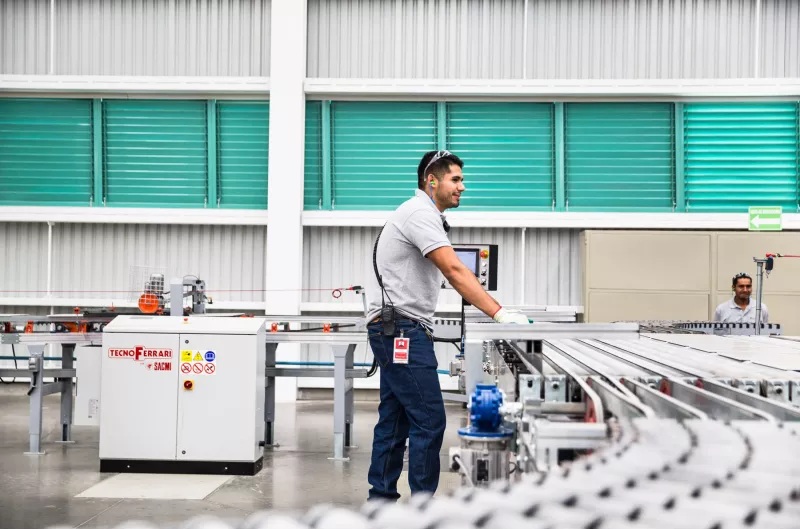LA ESTABILIDAD DE LAS CADENAS PRODUCTIVAS Y EL ACCESO AL MERCADO DE NORTEAMÉRICA MANTIENEN A MÉXICO ENTRE LOS DESTINOS PREFERIDOS PARA LA INVERSIÓN MANUFACTURERA.