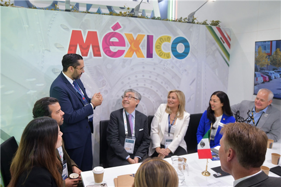 FIRMA MUNICIPIO DE CHIHUAHUA HERMANAMIENTO CON WICHITA, KANSAS PARA FORTALECER LA INDUSTRIA AEROESPACIA