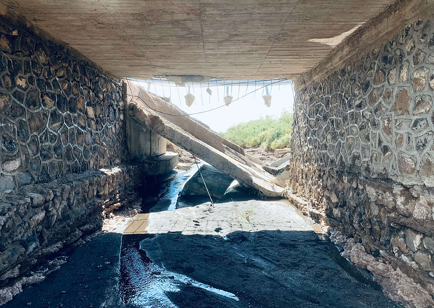 SIGUE PASO RESTRINGIDO EN CARRETERA JANOS-SONORA POR FALLA EN PUENTE