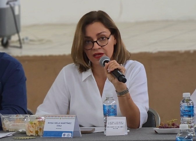 “SI DOCUMENTO MATA DISCURSO, QUE LO LEA COMPLETO”: ISELA MARTÍNEZ RESPONDE A HUGO GONZÁLEZ SOBRE RESOLUCIÓN DE MÁPULA