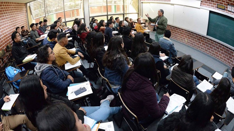 CONOCE 10 CARRERAS DONDE MENOS EGRESADOS TRABAJAN EN ALGO RELACIONADO CON SUS ESTUDIOS