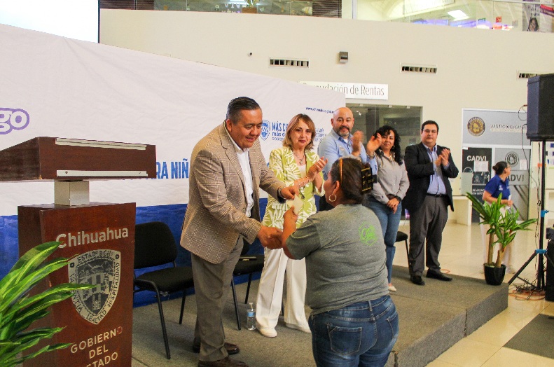 ENTREGA GOBIERNO DEL ESTADO 155 APOYOS A CUIDADORAS DE HIJAS E HIJOS DE MUJERES PRIVADAS DE LA LIBERTAD EN JUÁREZ