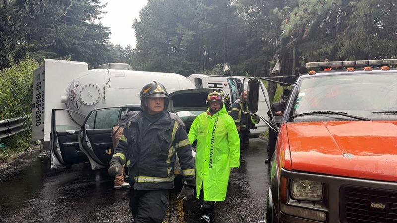 DOS PIPAS DE GAS VUELCAN EN CDMX Y QUERÉTARO