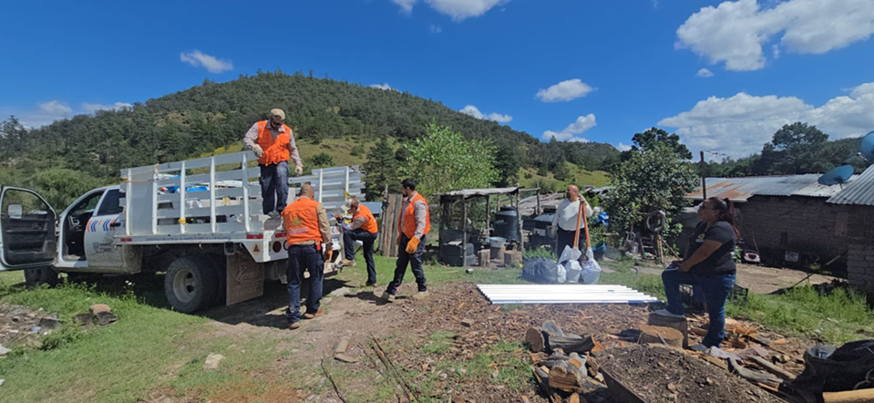ENTREGA ESTADO APOYOS EMERGENTES Y MATERIALES DE CONSTRUCCIÓN A FAMILIAS AFECTADAS POR LLUVIAS EN TEMÓSACHIC
