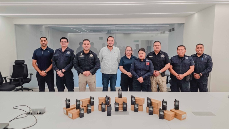 MUNICIPIO FORTALECE A SEGURIDAD PÚBLICA CON NUEVOS RADIOS DE COMUNICACIÓN