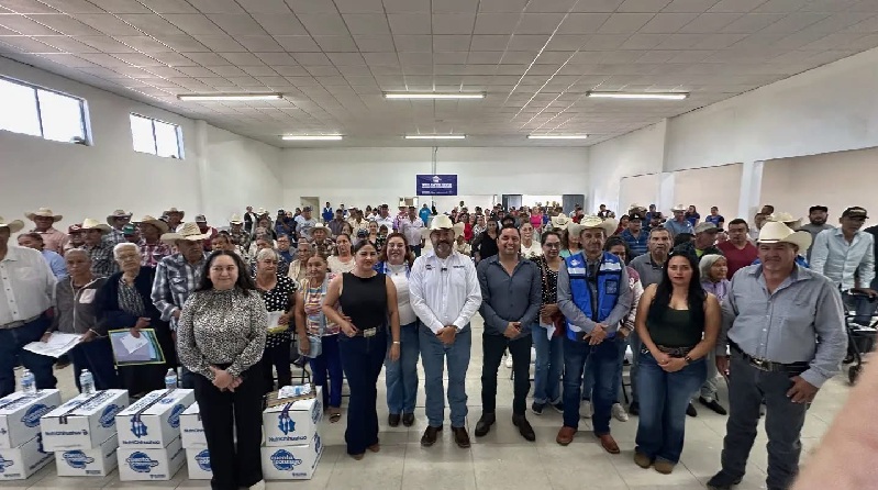 ENTREGA GOBIERNO DEL ESTADO APOYOS A PERSONAS MAYORES Y CON DISCAPACIDAD EN CIÉNEGA DE ORTIZ