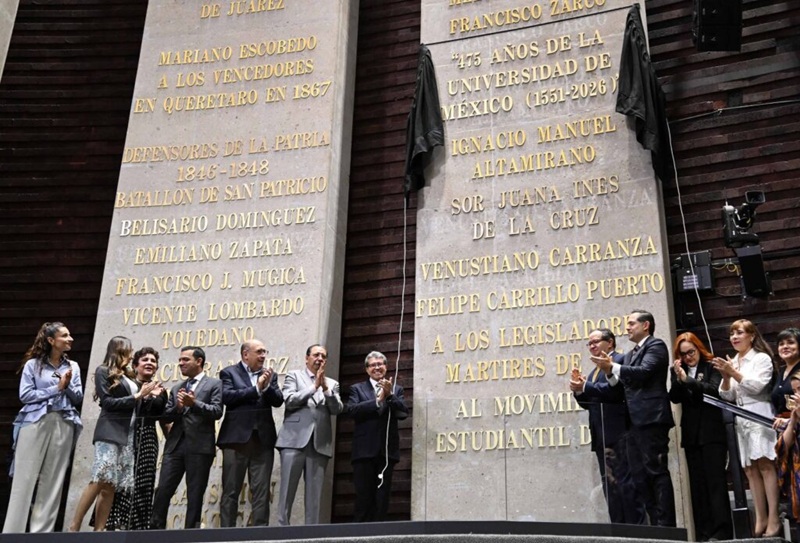CON LETRAS DE INSCRIBEN LOS 475 AÑOS DE LA UNIVERSIDAD DE MÉXICO EN SAN LÁZARO