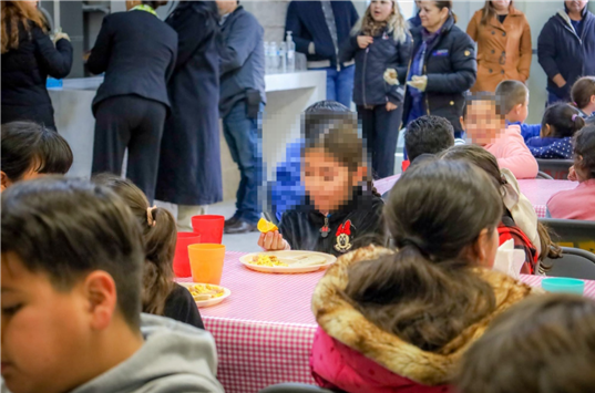 APOYOS ALIMENTARIOS DEL DIF MUNICIPAL LLEGAN A LAS FAMILIAS CUANDO MÁS LOS NECESITAN