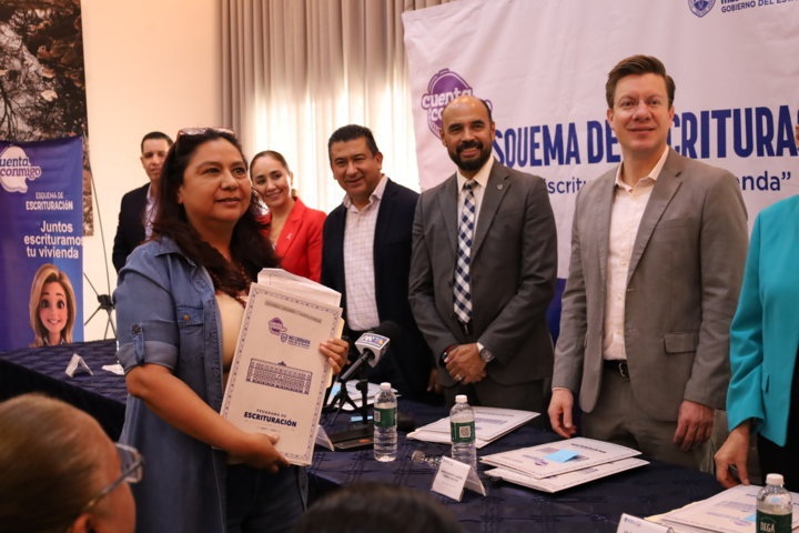ENTREGA COESVI 54 ESCRITURAS DE PROPIEDAD A FAMILIAS DE CHIHUAHUA, ALDAMA, CUAUHTÉMOC Y AQUILES SERDÁN