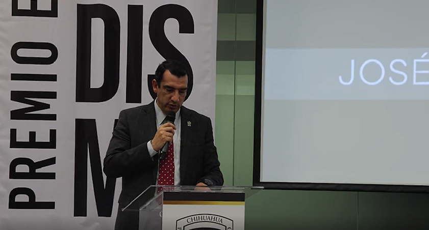 PRESIDE RENÉ CHAVIRA EL PREMIO ESTATAL DE PERIODISMO JOSÉ VASCONCELOS