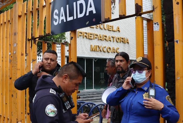 SUSPENDE LA UNAM ACTIVIDADES EN LA PREPA 8