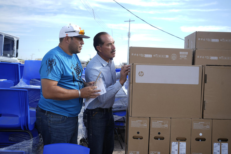 ENTREGAN EQUIPAMIENTO Y APOYOS DE INFRAESTRUCTURA A ESCUELAS DE LA REGIÓN DE CAMARGO