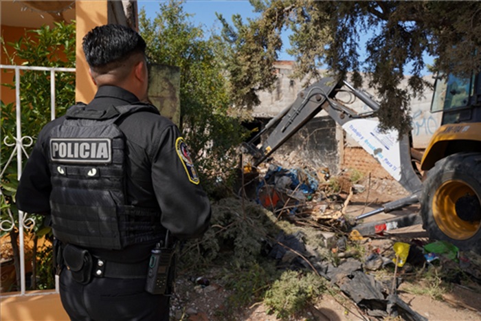 ATIENDE GOBIERNO MUNICIPAL REPORTE CIUDADANO SOBRE INMUEBLE DE RIESGO EN VILLA JUÁREZ